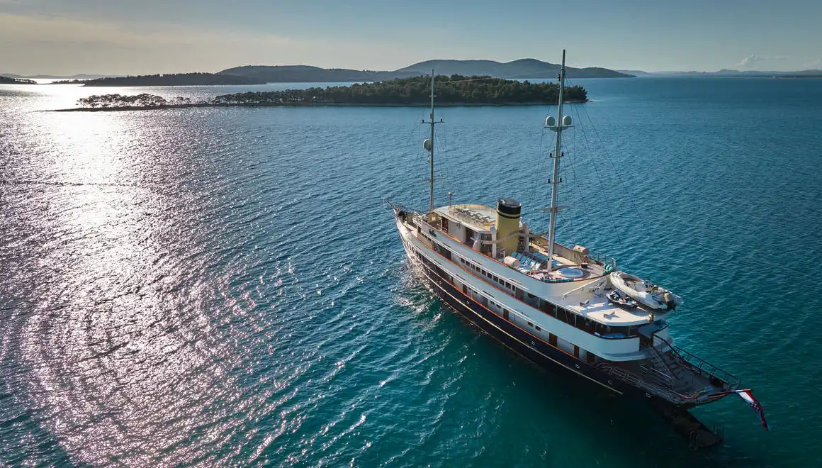 MY Casablanca - Barbara Cruising - Luxury charter in Croatia